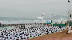 International Yoga Day 2025: విశాఖ యోగా డేకు భారీ స్పందన... ఐదు లక్షల మందితో యోగాసనాలు