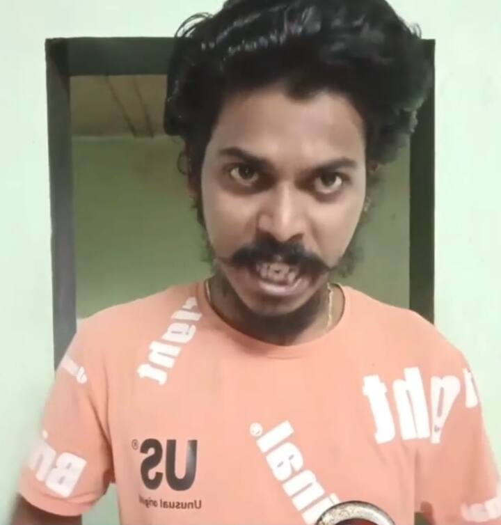 तुषार घाडीगावकर हा मूळचा सिंधुदुर्ग जिल्ह्यातील कणकवलीचा होता. त्याने रुपारेल महाविद्यालयात असताना अभिनयाची सुरुवात केली होती.