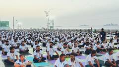 International Yoga Day 2025: విశాఖ యోగా డేకు భారీ స్పందన... ఐదు లక్షల మందితో యోగాసనాలు
