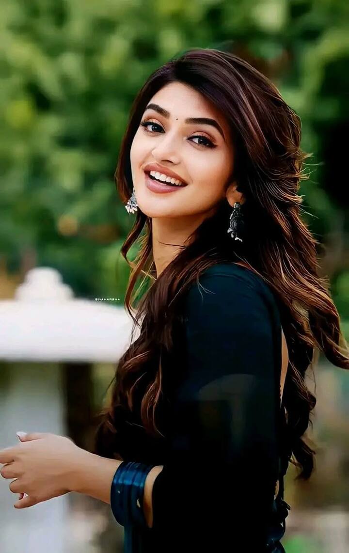 श्रीलीला इन दिनों कार्तिक आर्यन के संग लिंपअप की खबरों को लेकर चर्चा में हैं. इस लिस्ट में एक्ट्रेस नौवें नंबर पर हैं.