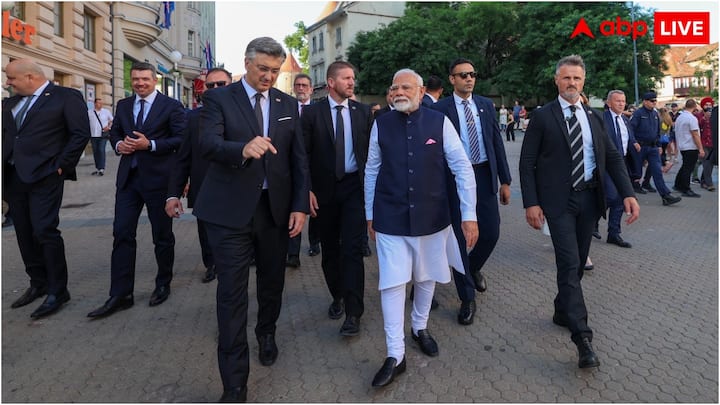 प्रधानमंत्री की सुरक्षा, आवास, विदेश दौरों और अन्य चीजों का खर्च भारत सरकार द्वारा वहन किया जाता है, जिसमें उनके खानपान का खर्च सम्मिलित नहीं है.