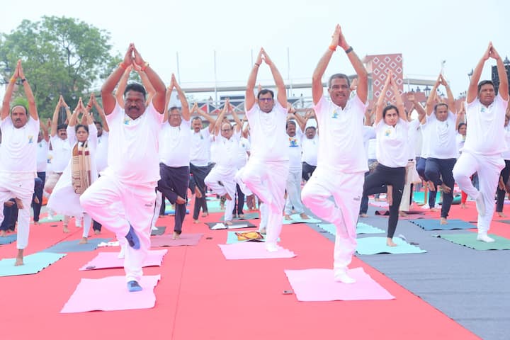 Students, Teachers, Government Officials, Social Organizations, and Local Residents Came together to Demonstrate Yoga's Transformative Power. Minister Pradhan's Active Participation Inspired Many to Adopt Yoga as a daily practice and highlighted the government's focus on fostering healthy, resilient communications. (All image: @dpradhanbjp/x)