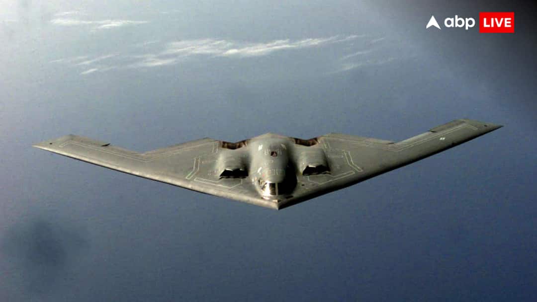 us donald trump orders to launch 6 b2 bombers from missouri us airforce base to guam amid escalating war between israel and iran इजरायल-ईरान जंग: अमेरिका का बड़ा फैसला, बंकर बस्टर बम लेकर गुआम बेस पहुंचे 6 बी-2 स्टेल्थ बॉम्बर