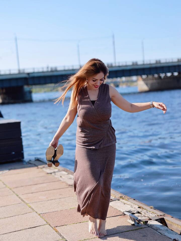 इन दिनों एक्ट्रेस विदेश में वेकेशन एंजॉय कर रही हैं. जहां से कई फोटोज अब उन्होंने फैंस के साथ शेयर की.