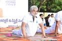 Yoga Day Photos: హైదరాబాద్‌లో ఘనంగా యోగా వేడుకలు, యోగాసనాలు వేసిన ప్రముఖులు