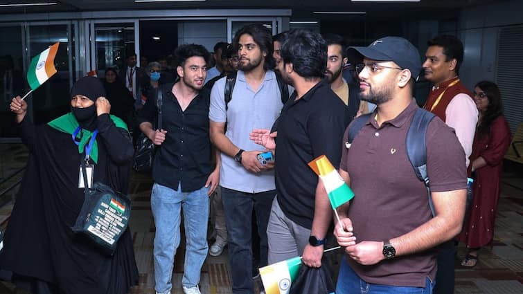 Indian Students, Pilgrims Return Under Op Sindhu As Iran Opens Airspace Indian Students, Pilgrims Return Under Op Sindhu As Iran Opens Airspace