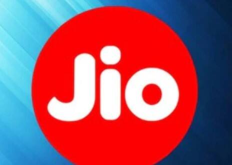 જો તમે વધુ ડેટા વાપરો છો, તો તમને Jioનો આ વાર્ષિક પ્લાન ગમશે. આ પ્લાનમાં 912GB થી વધુ ડેટા ઉપલબ્ધ છે. તમે દરરોજ 2.5GB ડેટાનો ઉપયોગ કરી શકશો. Jioનો આ રિચાર્જ પ્લાન True 5G ડેટા ઓપરેટર સાથે આવે છે. કંપની આમાં પાત્ર ગ્રાહકોને અનલિમિટેડ 5G ડેટા આપી રહી છે.