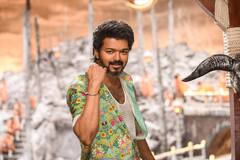 शाहरुख -सलमान को पछाड़ ये हीरो बना नंबर 1 स्टार, यहां चेक करें टॉप 10 एक्टर्स की लिस्ट