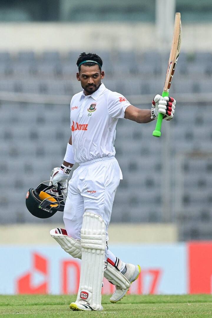 बांग्लादेश के कप्तान नजमुल हुसैन शांतो ने श्रीलंका के खिलाफ एक ही टेस्ट की दोनों पारियों में शतक जड़कर इतिहास रच दिया है. शांतो ने पहली पारी में 148 रन बनाए थे. वहीं दूसरी पारी में उन्होंने 125 रनों की नाबाद पारी खेली. इन दौरान उन्होंने एक ऐतिहासिक रिकॉर्ड अपने नाम कर लिया है.