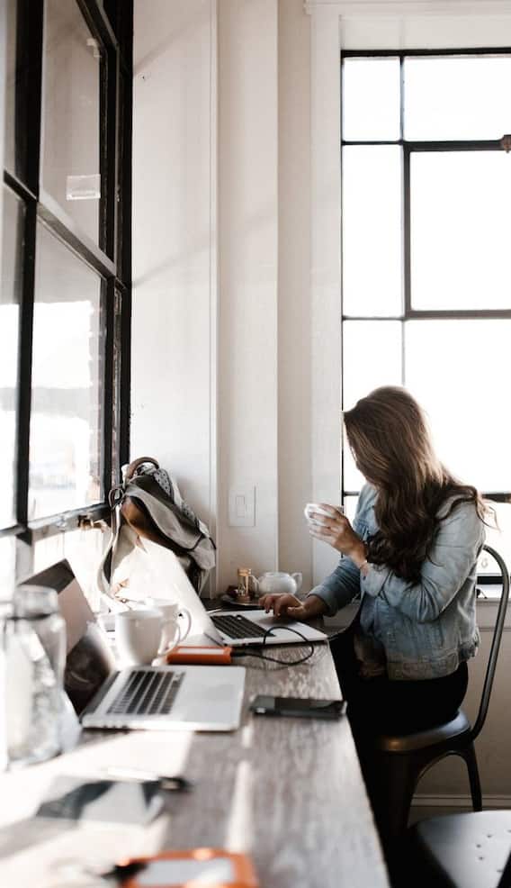 लड़कियों के लिए सबसे अच्छी जॉब कौन सी है?