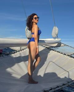 बाली में ब्लू बिकिनी पहन प्रज्ञा जायसवाल ने दिए सिजलिंग पोज, एक्ट्रेस की ग्लैमरस तस्वीरों पर दिल हारे फैंस