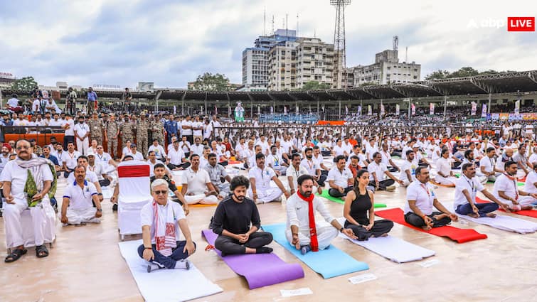 International Yoga Day 2025: विशाखापट्टनम में योग का महासंगम! दुनिया में बढ़ती अस्थिरता, योग शांति का रास्ता-PM मोदी का संदेश