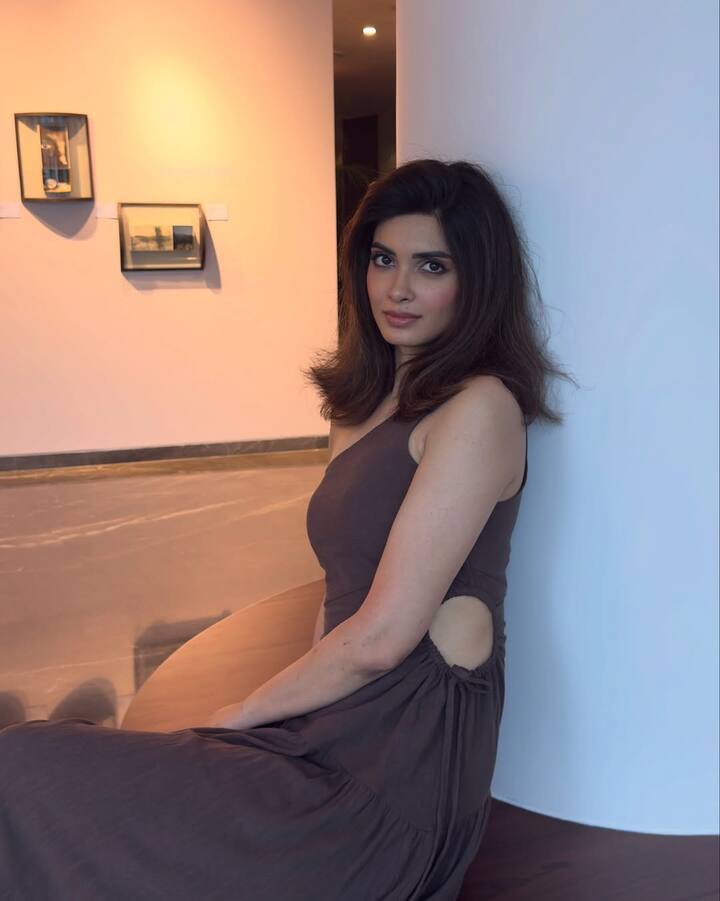 इंडिया आकर एक्ट्रेस ने इम्तियाज अली संग मुलाकात की और उन्हें बताया कि उन्होंने एक्टिंग की कोई ट्रेनिंग नहीं ली है और उन्हें पता नहीं वो ये किरदार निभा पाएंगी या नहीं.