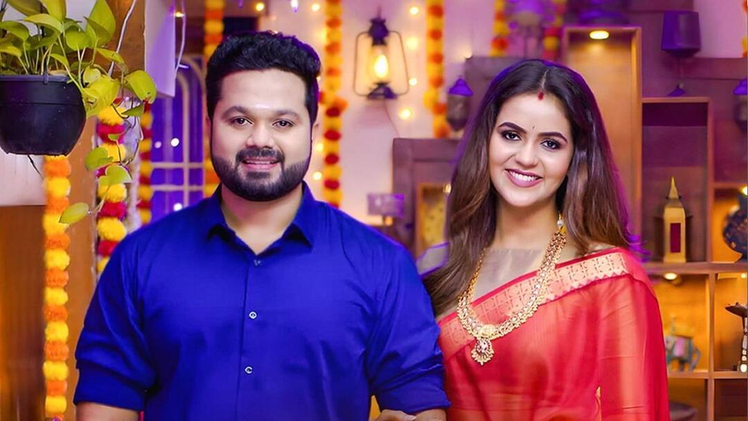 Pichaikkaran movie scene copy for kayal serial trolling fans KAYAL : சூப்பர் ஹிட் படத்தை காப்பி அடித்த கயல் சீரியல்.. இருந்தாலும் இது கொஞ்சம் ஓவர் தான்!