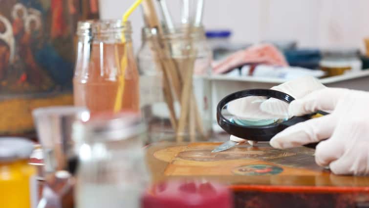 Study Loan For Forensic Science Know How To Repay It And Other Details फॉरेंसिक साइंस की पढ़ाई के लिए मिल सकता है कितना एजुकेशन लोन? जानिए