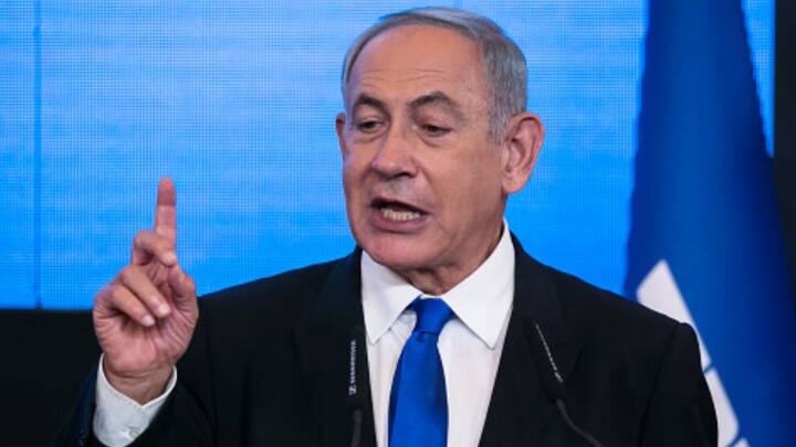 আমেরিকা এবং ইজরায়েলের মধ্যে এই বোঝাপড়ার কৌশলগত কারণও রয়েছে। দ্বিতীয় বিশ্বযুদ্ধের পর যে ঠান্ডা যুদ্ধের পরিস্থিতি সৃষ্টি হয়, তাতে রাশিয়াকে চাপে রাখতে পশ্চিম এশিয়ার সমর্থন প্রয়োজন ছিল আমেরিকার। কারণ পশ্চিম এশিয়াই ছিল তেলের ঘাঁটি। তাই সুয়েজ খালের উপর কর্তৃত্ব স্থাপন প্রয়োজন ছিল। ইউরোপীয় শক্তিকে ছাপিয়ে পৃথিবীর শ্রেষ্ঠ সুপার পাওয়ার হয়ে ওঠার দিকে এগোচ্ছিল আমেরিকা।