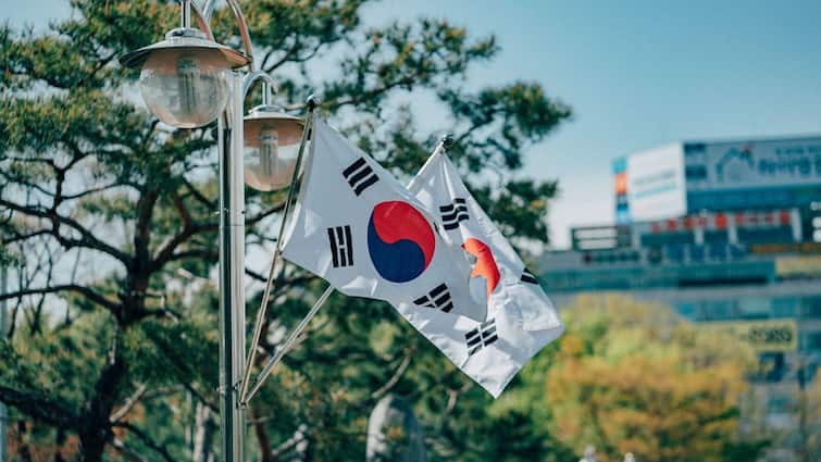 South Korea Returns Fishermen to North Korea Via Sea Amidst Tensions South Korea Repatriates 6 North Korean Fishermen Via Sea Amidst Tensions