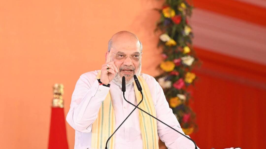 अमित शाह की अगुवाई में वाराणसी में ऐतिहासिक बैठक, CM योगी समेत चार राज्यों के मुख्यमंत्री होंगे शामिल Amit shah to chair zonal council meeting in Varanasi on June 24 ann अमित शाह की अगुवाई में वाराणसी में ऐतिहासिक बैठक, CM योगी समेत चार राज्यों के मुख्यमंत्री होंगे शामिल