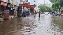 સુરત ગ્રામ્ય વિસ્તારમાં ધોધમાર વરસાદ, વેડરોડ વિસ્તારમાં પાણી ભરાતા વાહન ચાલકો અટવાયા