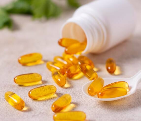 ਵਿਟਾਮਿਨ ਈ ਦੀ ਕਮੀ ਨਾਲ ਦਿਮਾਗੀ ਪ੍ਰਣਾਲੀ ਠੀਕ ਤਰੀਕੇ ਨਾਲ ਕੰਮ ਨਹੀਂ ਕਰਦੀ। ਇਸ ਕਾਰਨ ਹੱਥਾਂ ਤੇ ਪੈਰਾਂ ਵਿੱਚ ਝਰਨਾਹਟ ਜਾਂ ਸੁੰਨ ਹੋਣ ਦੀ ਸਮੱਸਿਆ ਹੋ ਸਕਦੀ ਹੈ।