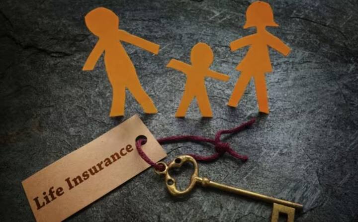 ਬਹੁਤ ਸਾਰੇ ਲੋਕ ਜੀਵਨ ਬੀਮਾ ਇਸ ਲਈ ਲੈਂਦੇ ਹਨ ਤਾਂ ਜੋ ਜੇਕਰ ਕਿਸੇ ਦੀ ਦੁਰਘਟਨਾ ਵਿੱਚ ਮੌਤ ਹੋ ਜਾਵੇ, ਤਾਂ ਉਨ੍ਹਾਂ ਦੇ ਪਰਿਵਾਰ ਨੂੰ ਜੀਵਨ ਬੀਮੇ ਦੇ ਪੈਸੇ ਮਿਲਣ। ਪਰ ਬਹੁਤ ਸਾਰੇ ਲੋਕਾਂ ਦੇ ਜੀਵਨ ਬੀਮੇ ਬਾਰੇ ਬਹੁਤ ਸਾਰੇ ਸਵਾਲ ਹਨ।