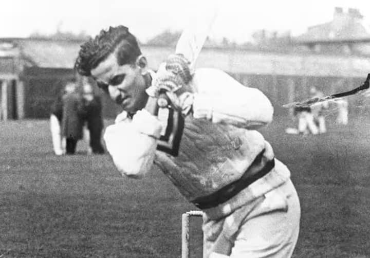 ਟੈਸਟ ਕਪਤਾਨੀ ਡੈਬਿਊ 'ਤੇ ਸਭ ਤੋਂ ਵੱਧ ਸਕੋਰ ਬਣਾਉਣ ਦਾ ਰਿਕਾਰਡ ਮਹਾਨ ਬੱਲੇਬਾਜ਼ ਵਿਜੇ ਹਜ਼ਾਰੇ ਦੇ ਨਾਮ ਹੈ। ਵਿਜੇ ਨੇ ਇਹ ਰਿਕਾਰਡ 1951 ਵਿੱਚ ਆਪਣੇ ਨਾਮ ਕੀਤਾ ਸੀ। ਉਸਨੇ ਇੰਗਲੈਂਡ ਵਿਰੁੱਧ 164 ਦੌੜਾਂ ਦੀ ਪਾਰੀ ਖੇਡੀ ਸੀ।