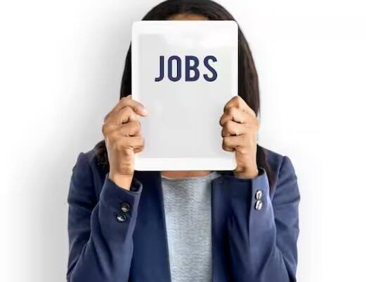 આ ભરતી ઝૂંબેશ દ્વારા કુલ 2600 જગ્યાઓ ભરવામાં આવશે, જેમાંથી 1066 બિનઅનામત શ્રેણી માટે, 387 SC માટે, 190 ST માટે, 697 OBC માટે અને 260 EWS શ્રેણી માટે અનામત છે. હિન્દી ભાષી રાજ્યો માટે ભરતીમાં પણ ખાસ તકો આપવામાં આવી છે. જેમ કે ભોપાલ સર્કલ (મધ્યપ્રદેશ અને છત્તીસગઢ) માં 200 જગ્યાઓ, ચંડીગઢ સર્કલ (જમ્મુ અને કાશ્મીર, લદ્દાખ, હિમાચલ, હરિયાણા, પંજાબ) માં 80 જગ્યાઓ, લખનઉ સર્કલ (ઉત્તર પ્રદેશ) માં 280 જગ્યાઓ અને નવી દિલ્હી સર્કલ (દિલ્હી, ઉત્તરાખંડ વગેરે) માં 30 જગ્યાઓ પર ભરતી કરાશે.