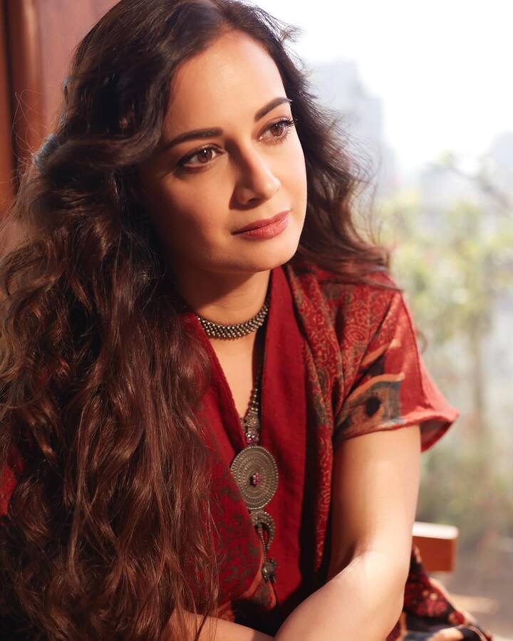 ये सभी एक्ट्रेसेस हमें सिखाती हैं कि उम्र सिर्फ एक नंबर है. अगर हम भी योग को अपने रोजाना लाइफस्टाइल में जोड़ें , तो हम भी हमेशा फिट और तंदरुस्त रहेंगे.