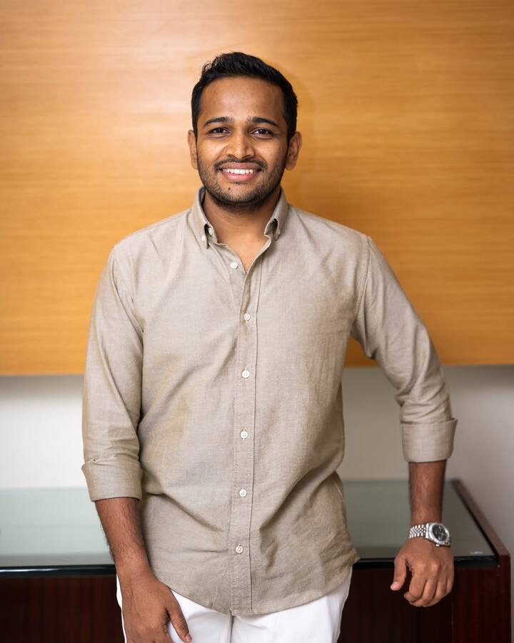 फिल्म डायरेक्टर बेसिल जोसेफ ने इन खबरों को पूरी तरह से झूठा बताया है और साफ किया है कि शक्तिमान फिल्म जब भी बनेगी, तो उसमें लीड रोल में केवल रणवीर सिंह ही होंगे.