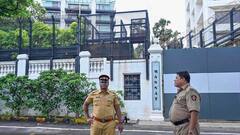 शाहरुख खान के घर 'मन्नत' अचानक पहुंचे वन विभाग के अधिकारी, भड़की महाराष्ट्र सरकार