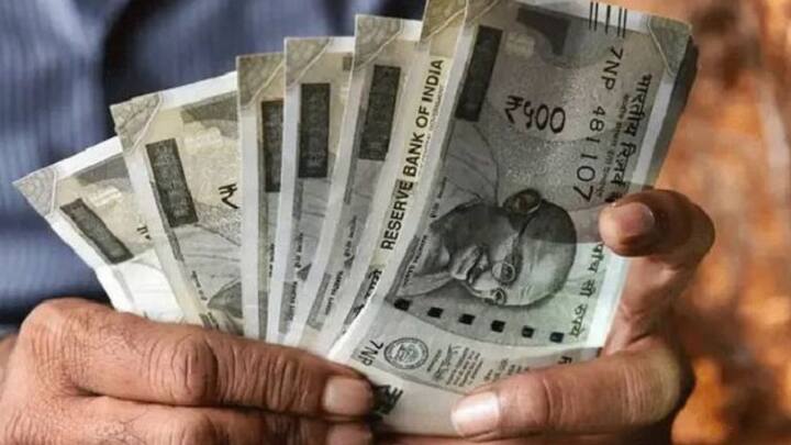 আপনার মেয়ের জন্মের পর থেকেই যদি এই স্কিমে বিনিয়োগ করেন তাহলে আপনি ৮.২ শতাংশ সুদের হারে ২১ বছরের জন্য প্রায় ৭৮ লক্ষ টাকা কমাতে পারবেন।