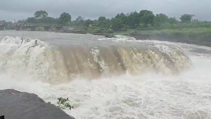 धबधब्याचा प्रवाह पाहता प्रशासनाकडून वेळोवेळी त्यांना सूचना देण्यात आले आहे, कुठलाही अनुचित प्रकार घडू नये यासाठी सुरक्षा रक्षक पर्यटकांना खबरदारी घेण्याचे आवाहन करत आहेत