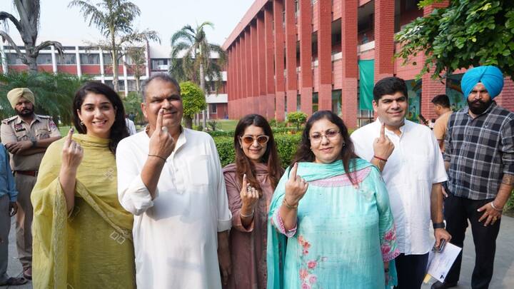 लुधियाना पश्चिम सीट से संजीव अरोड़ा ने 10637 वोटों से जीत हासिल की. अरोड़ा को 35179 वोट मिले. कांग्रेस के भारत भूषण आशु को 24542 वोट मिले. वहीं बीजेपी के जीवन गुप्ता को 20323 वोट मिले. अकाली दल के परोपकार सिंह को 8203 वोट मिले.