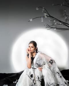 Saie Tamhankar: बोल्ड अँन्ड ब्युटीफूल अभिनेत्री सई ताम्हणकरचा ग्लॅमरस अंदाज!