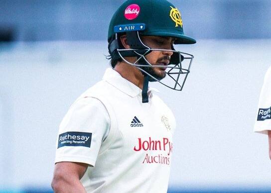 पदार्पणातच इशानने त्याच्या काउंटी तुफानी कामगिरी करत शानदार अर्धशतकी खेळी खेळली.