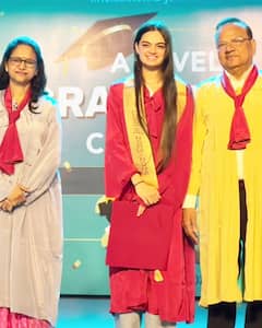 Ye Hai Mohabbatein की रूही ने सेलिब्रेट की हाईस्कूल ग्रैजुएशन सेरेमनी, सामने आईं खूबसूरत तस्वीरें