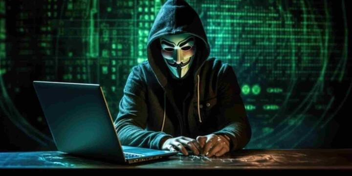 यही समय ऐसा होता है जब पैसा ट्रांजेक्शन चैनल में होता है यानी वह फ्रॉड करने वाले के हाथ में पूरी तरह से नहीं पहुंचा होता. इस समय पर की गई कार्रवाई से उस ट्रांजेक्शन को रोका जा सकता है या पैसे को फ्रीज़ किया जा सकता है.