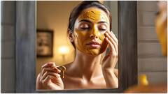 Face Mask with Turmeric : పసుపులో తేనె కలిపి ముఖానికి అప్లై చేస్తే కలిగే లాభాలివే.. ఈ ఫేస్ మాస్క్ ట్రై చేశారా?