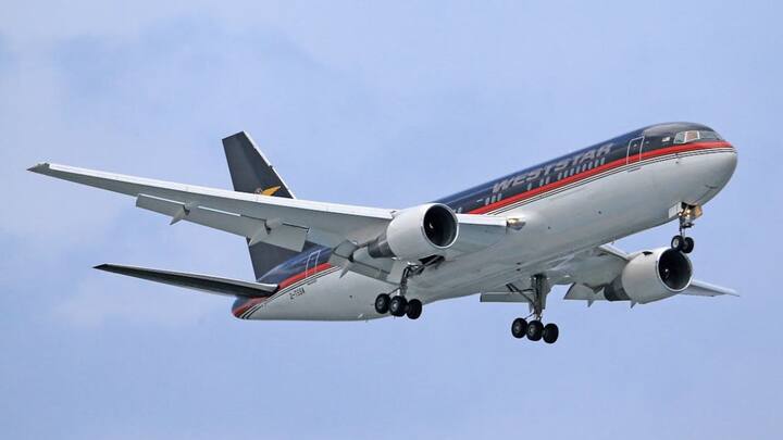 इसके बाद ही कोई पोर्टल उस प्लेन की उम्र दिखा सकेगा. एक प्लेन की उम्र अमूमन 20-24 साल तक हो सकती है. इसके बाद उसकी सर्विस खत्म हो जाती है.