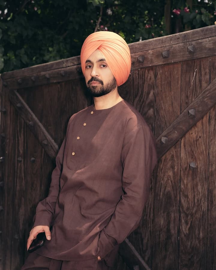 With his hard work, he has achieved everything today. According to the reports, the actor-singer today owns the property worth crores. The name of Diljit Dosanjh is included in the most expensive actor in the Punjabi industry.
