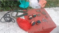 శ్రీశైలంలో బులెట్స్ కలకలం, బాంబులు సైతం స్వాధీనం చేసుకున్న పోలీసులు