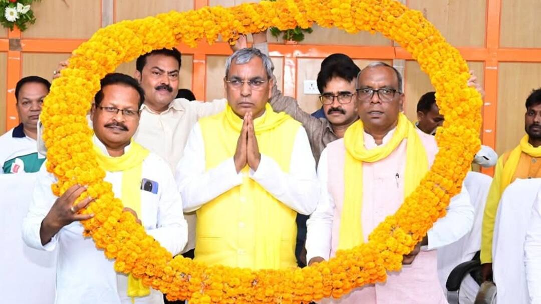 Varanasi om prakash rajbhar to contest panchayat polls alone Varanasi mega meeting on July ann यूपी पंचायत चुनाव में ओमप्रकाश राजभर का बड़ा दांव, 5 जुलाई को वाराणसी में शक्ति प्रदर्शन