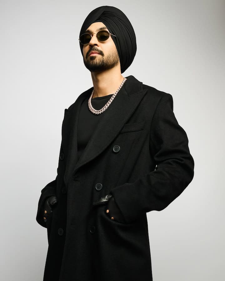 Apart from India, Diljit Dosanjh also has a duplex house in California. Along with this, according to media reports, Diljit Dosanjh is also a private jet owner.