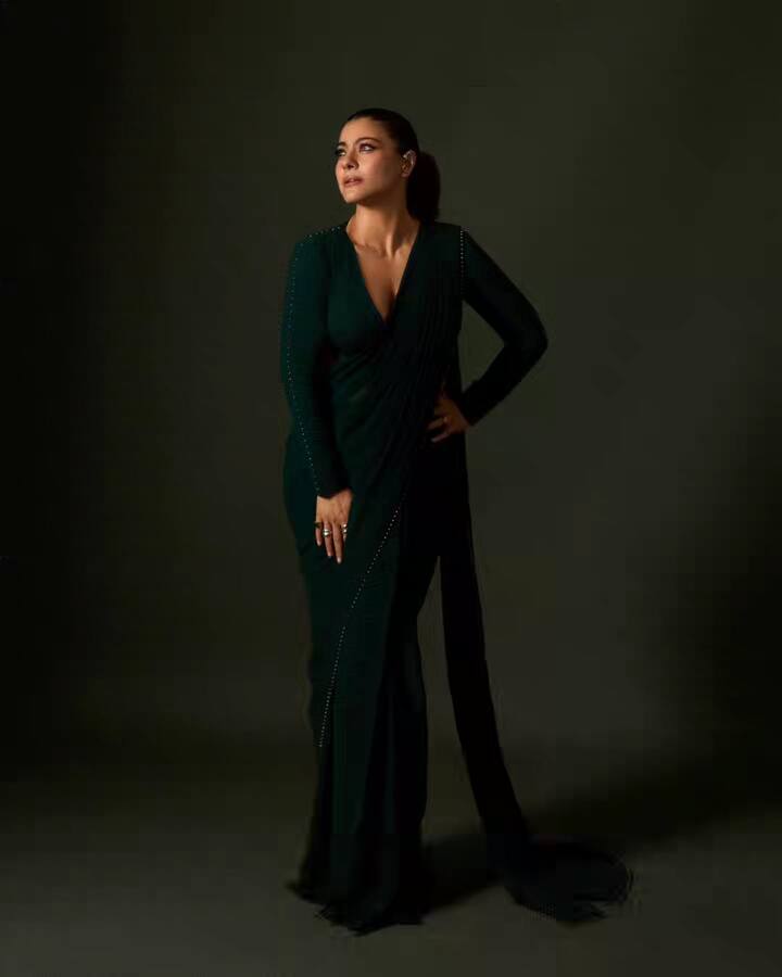 गेली तीन दशकं ती बॉलिवूडमध्ये काम करत प्रेक्षकांचं मनोरंजन करत आहे.