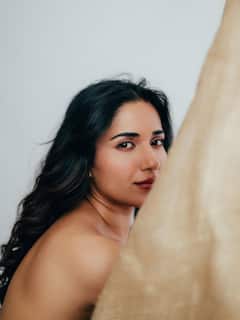 Ruhani Sharma Photo: રૂહાની શર્માએ બોલ્ડનેસની તમામ હદો કરી પાસ, તસવીરોએ લગાવી આગ