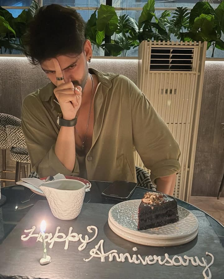 Zaheer also recited Sonakshi's post and wrote, 'I love you very much.' Along with this, he also added many heart emojis.