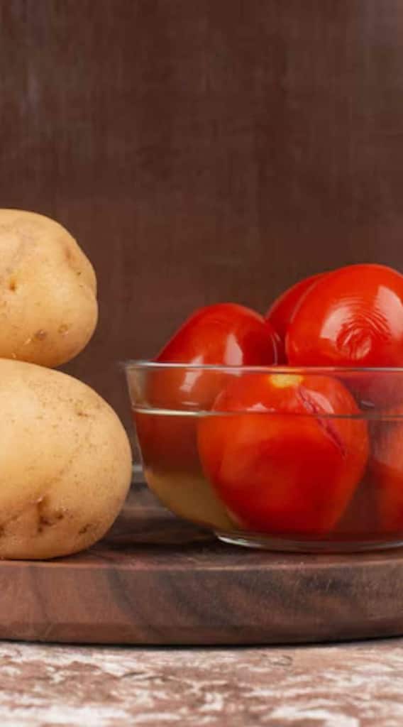 एक ही पौधे में कैसे उग सकते हैं आलू और टमाटर?