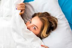 रात को सोने से पहले घी और गुनगुने पानी का करें सेवन, सेहत को मिलेंगे ये 6 फायदे