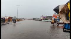 સુરતમાં મેઘરાજાની તોફાની બેટિંગ, રસ્તા પર વાહનો ડૂબ્યાં, કતારગામ સહિતના વિસ્તારના રસ્તા બ્લોક, વાહન વ્યવહાર ઠપ્પ