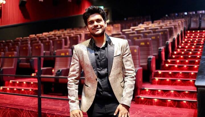 बात करें टपु सेना के लिडर टपु का रोल करने वाले भव्य गांधी शो के शुरूआत से ही इस रोल को बखूबी निभाया है. साल 2017 को इन्होंने शो को छोड़ दिया.